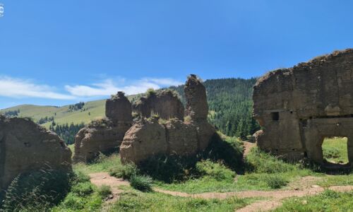 Alte Mauern des Kloster Mandschir Chiid