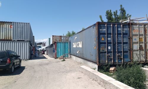 Containermarkt In Karakol