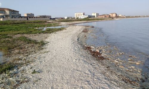 Strand in Aktau, schmutig und stinkig
