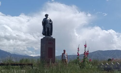 Statue für Atakan 1841 - 1885